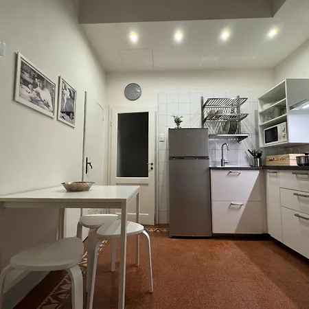 Ambrogio 33 - Three Bedrooms Three Bathrooms *